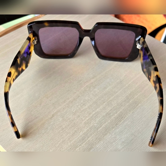 Prada Tortoiseshell Sunglasses SPR 23y-f 2au-05 - Picture 2 of 16